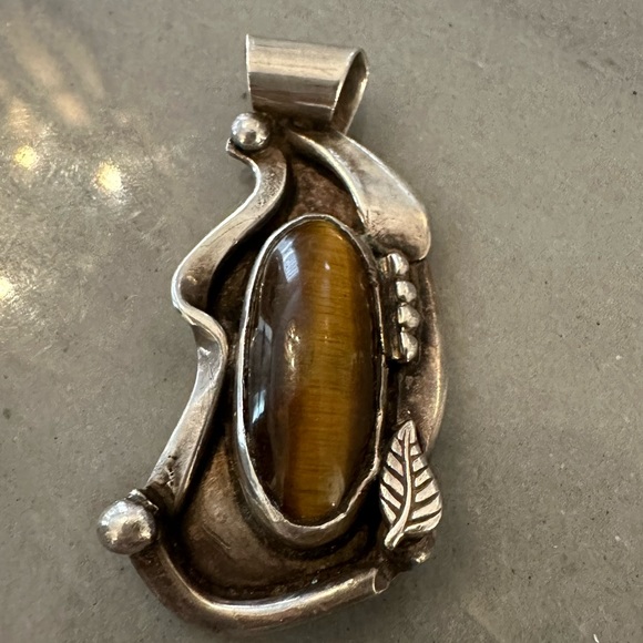 Sterling Tiger’s Eye pendant - Picture 1 of 5